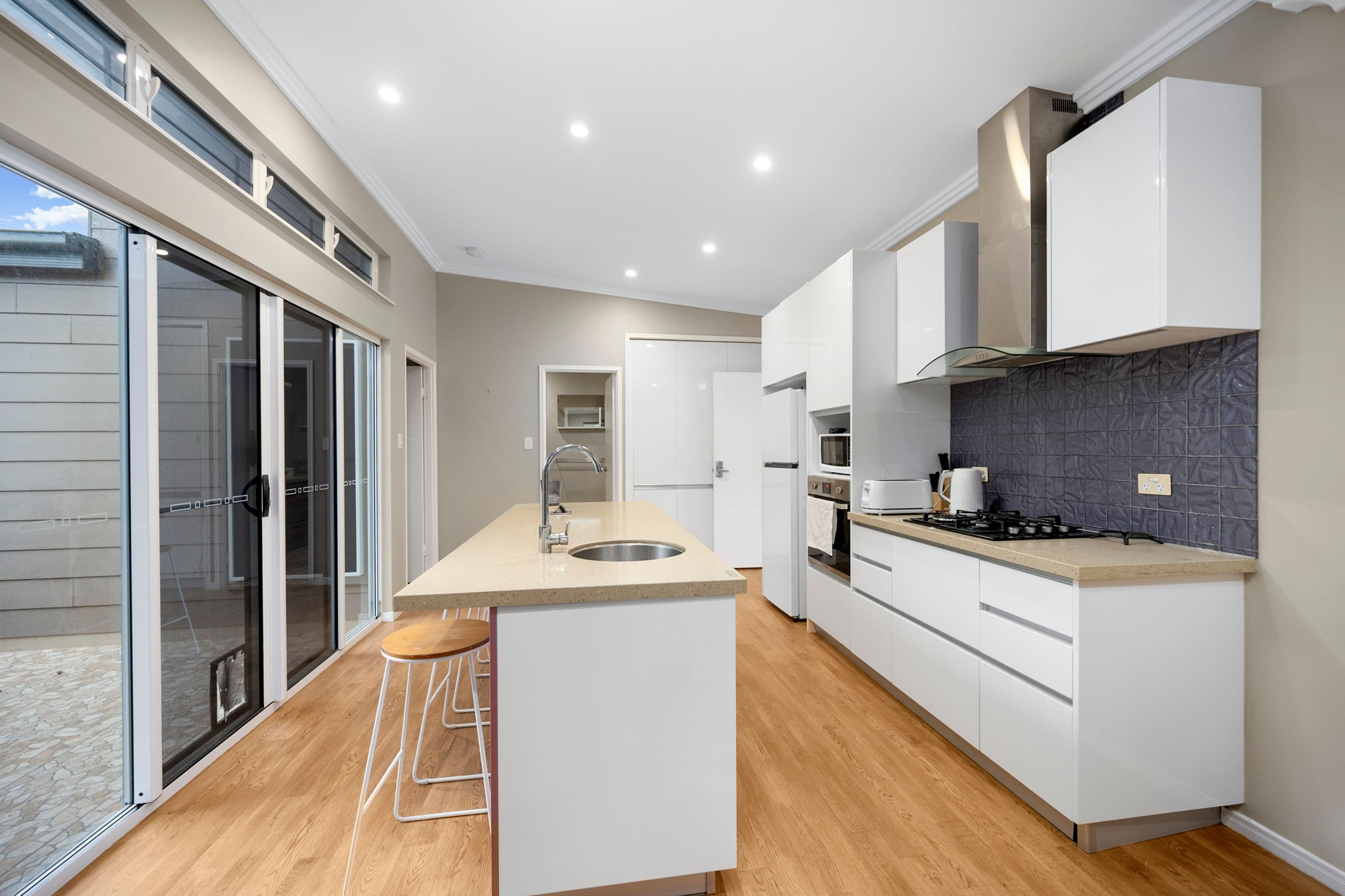4 Holyoak Avenue, Oonoonba QLD 4811, Oonoonba - Thumbnail 3