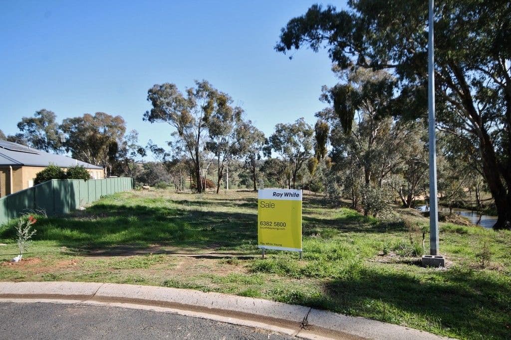 13 Jake Miller Place, YOUNG NSW 2594, Young - Image 1