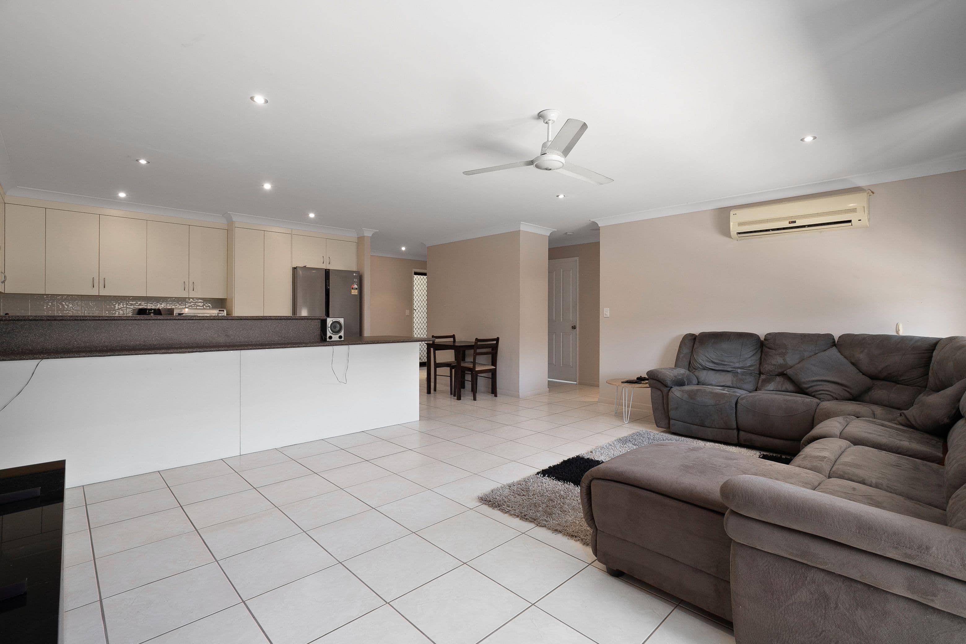 42 Newman Drive, Emerald QLD 4720, Emerald - Thumbnail 6