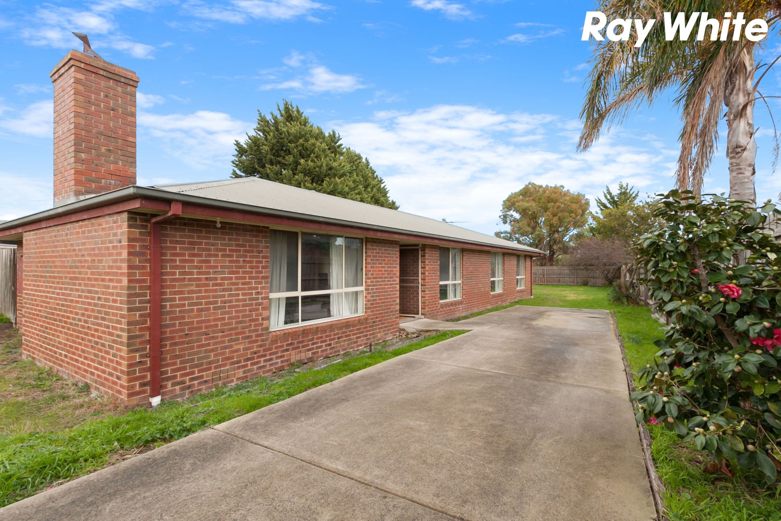 1 McNamara Court, Pakenham VIC 3810, Pakenham - Thumbnail 2
