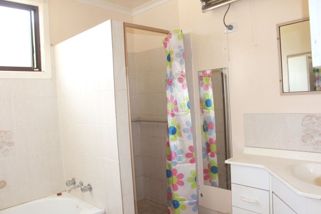 93 Berthong Street, Cootamundra - Thumbnail 3