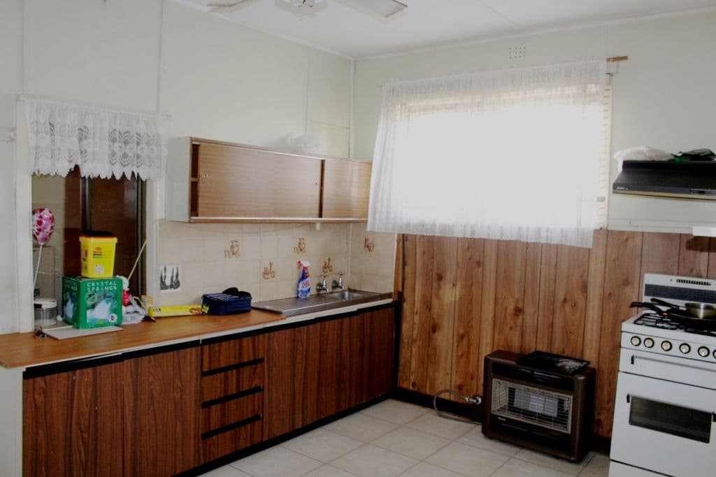 93 Berthong Street, Cootamundra - Thumbnail 5