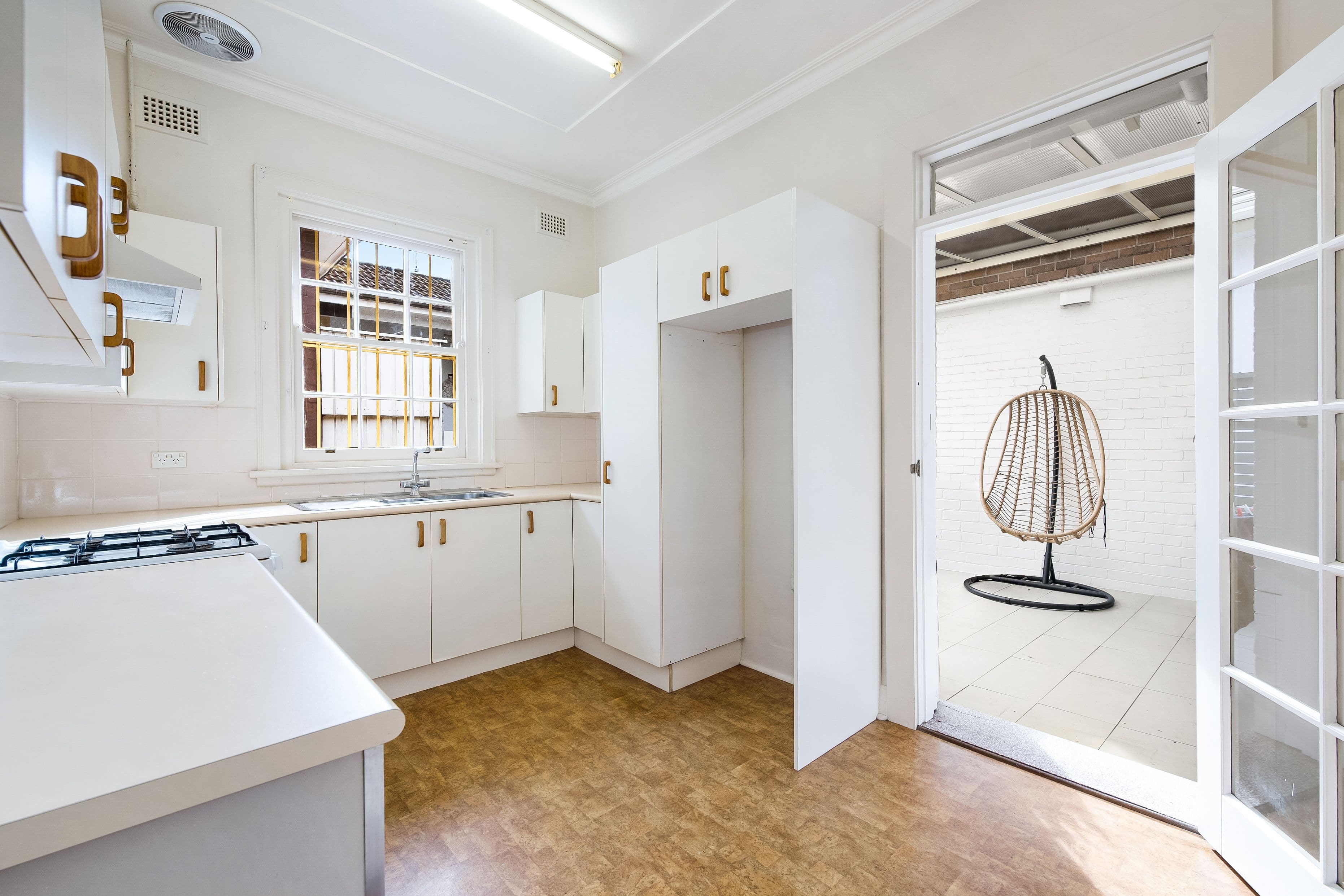 18 Hastings Parade, North Bondi NSW 2026, North Bondi - Thumbnail 3