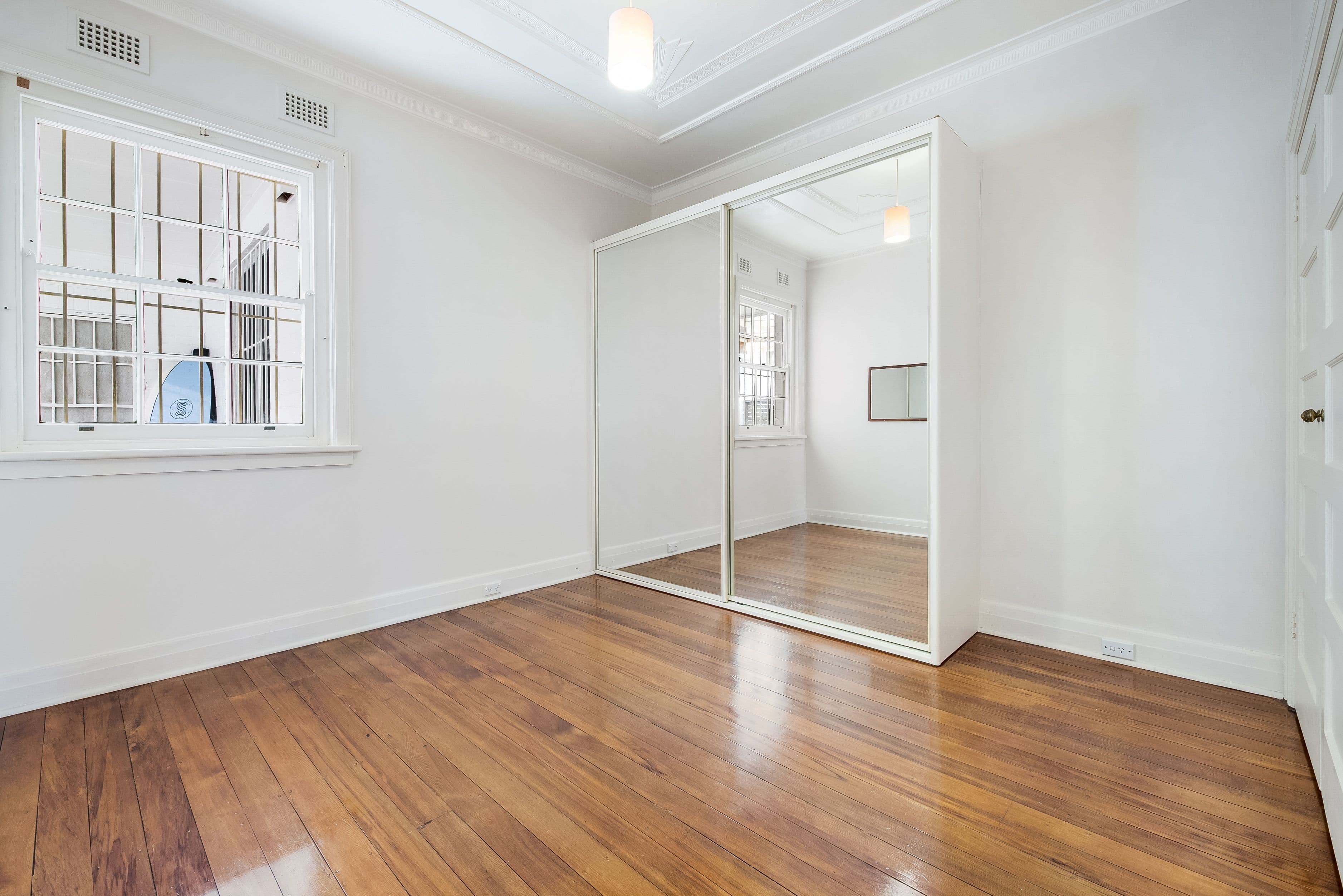 18 Hastings Parade, North Bondi NSW 2026, North Bondi - Thumbnail 4