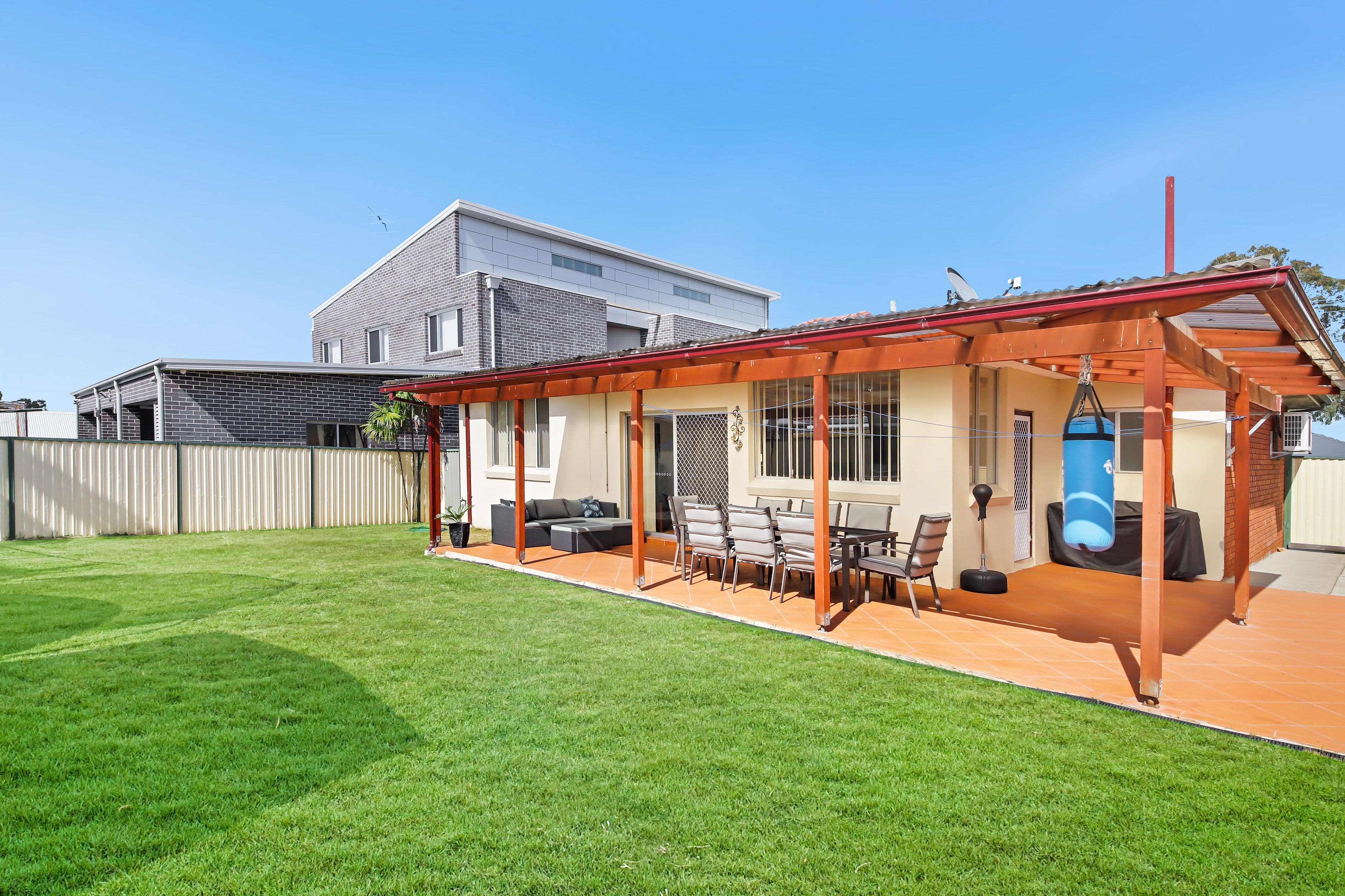 19 Robertson Road, Chester Hill - Thumbnail 8
