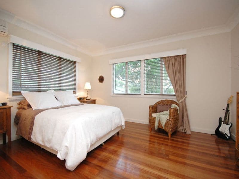 22 Barton Street, HOLLAND PARK WEST QLD 4121, Holland Park West - Thumbnail 7