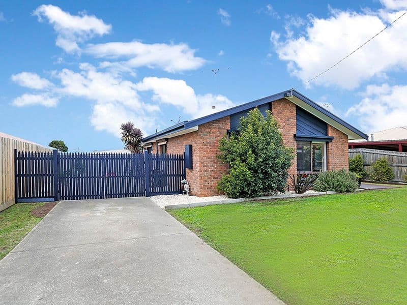 15 Sandalwood Court, Grovedale VIC 3216, Grovedale - Thumbnail 2