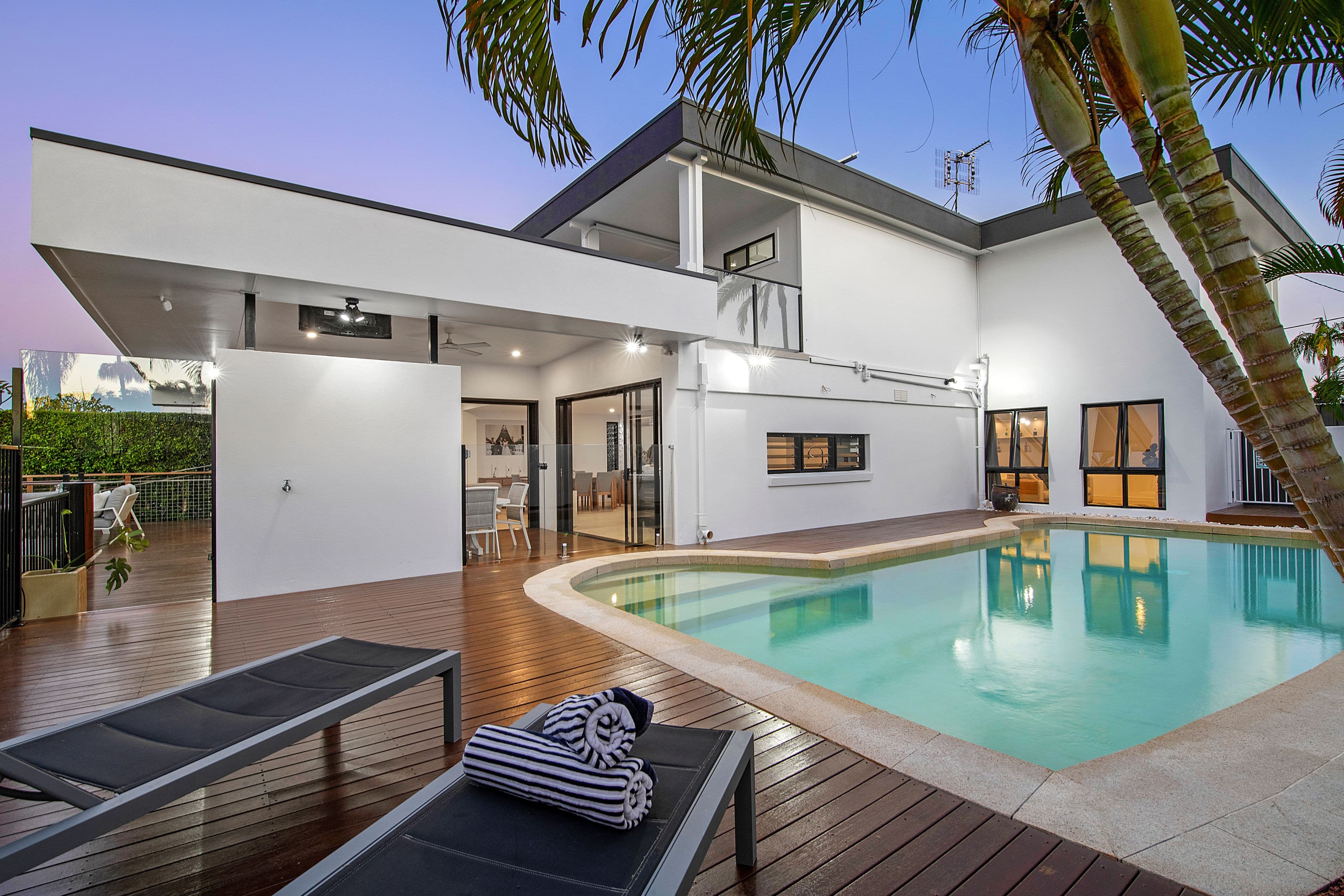 7 San Michele Court, Broadbeach Waters QLD 4218, Broadbeach Waters - Thumbnail 2