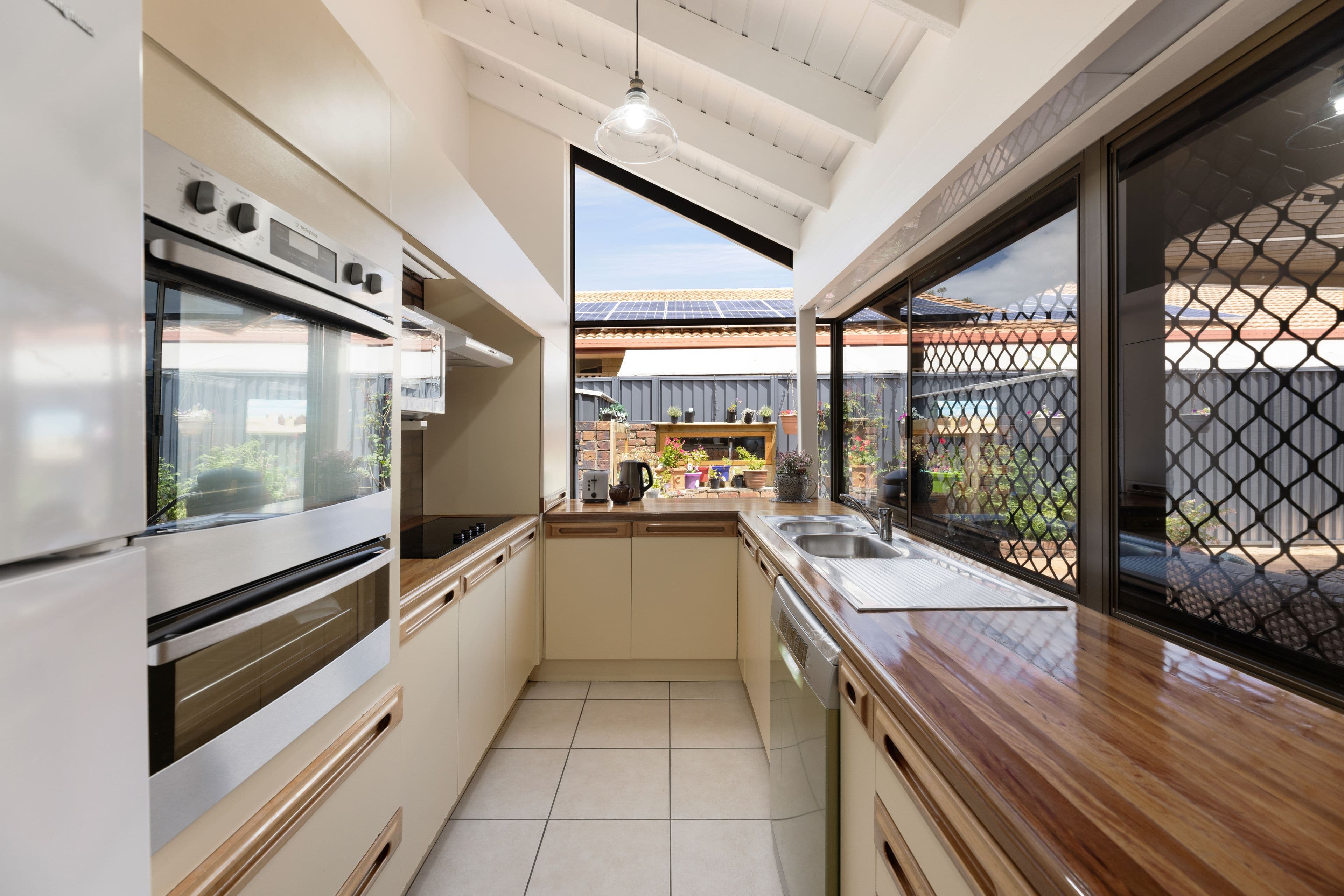 5 Vista Court, Newport QLD 4020, Newport - Thumbnail 3