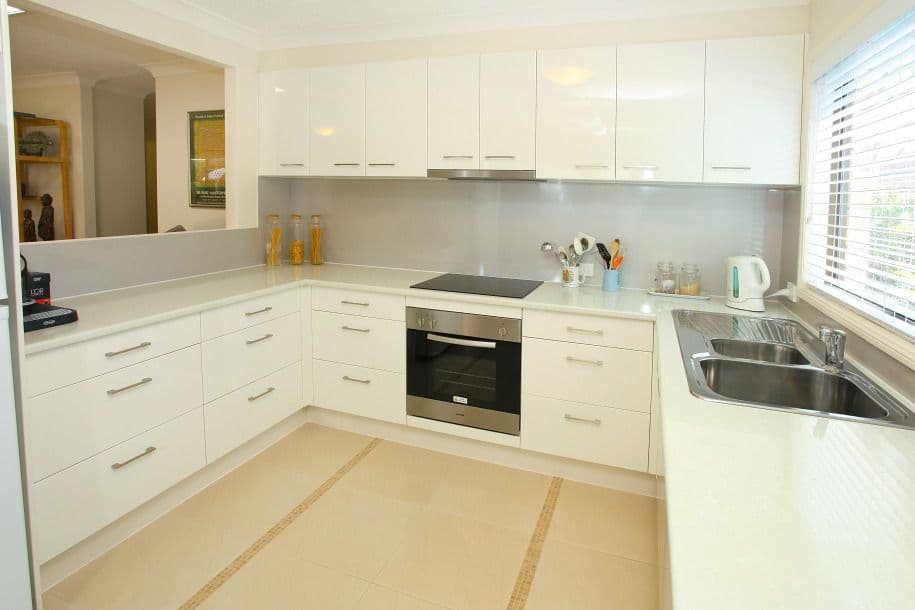 1 /172 Barrier Reef Drive, MERMAID WATERS QLD 4218, Mermaid Waters - Thumbnail 3
