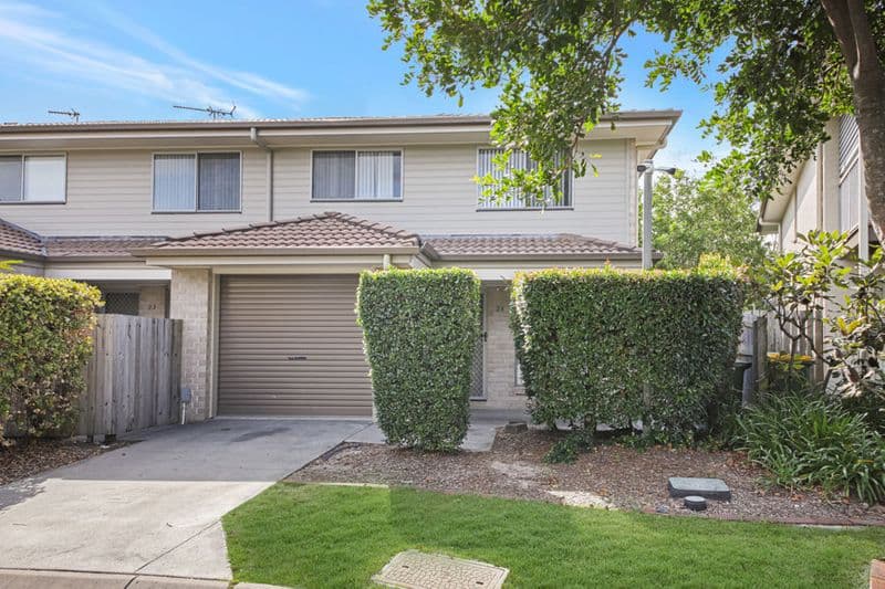 30 Carmarthen Circuit, Pacific Pines - Image 1