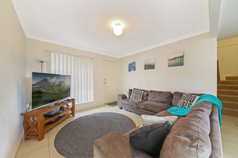 30 Carmarthen Circuit, Pacific Pines - Thumbnail 2