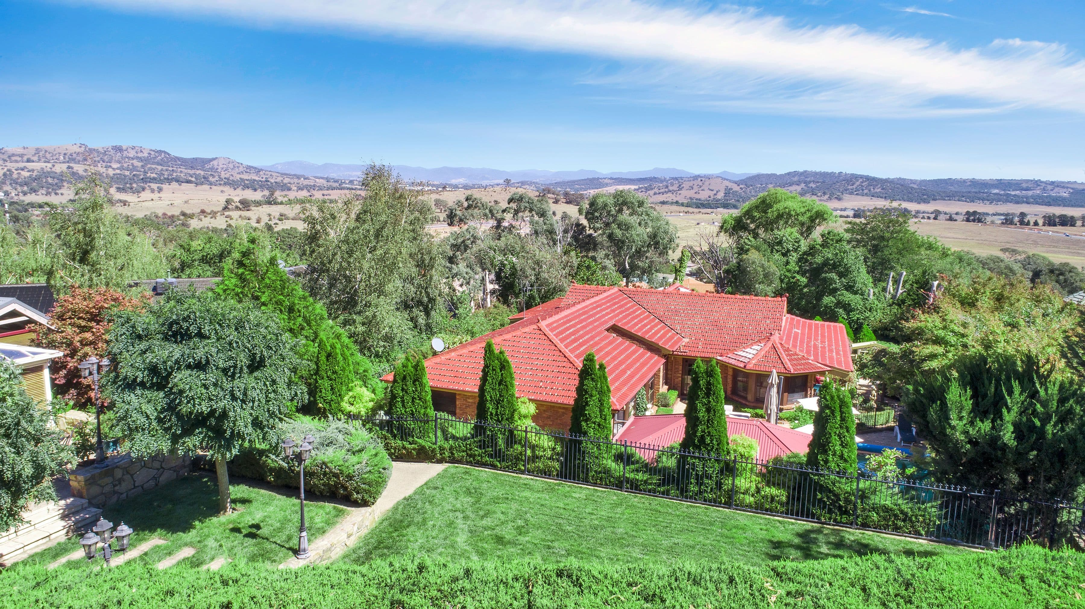 41 Halloran Drive, Jerrabomberra - Thumbnail 2