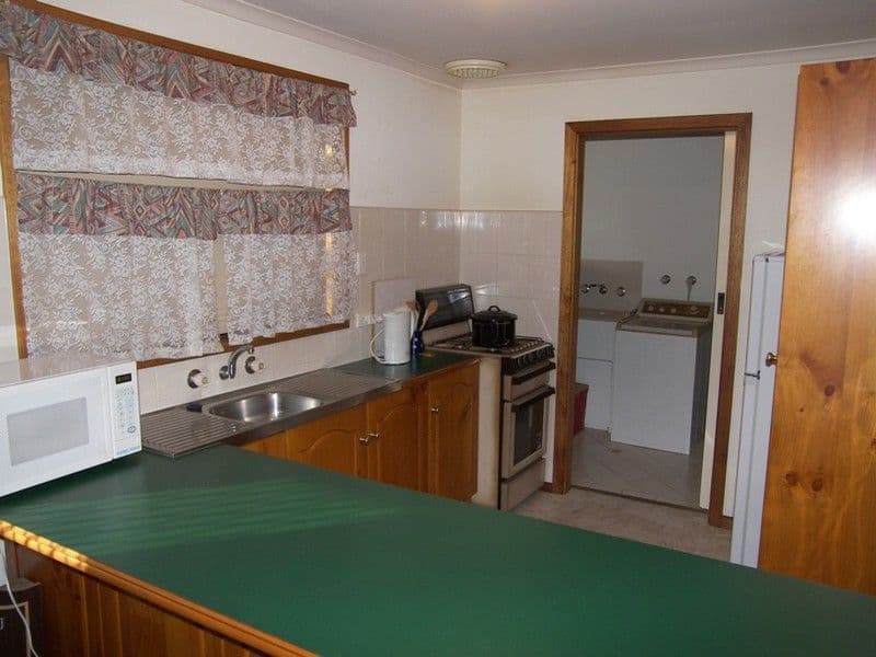 99 Henderson Drive, POORAKA SA 5095, Pooraka - Thumbnail 2