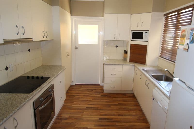 20 Deverell Street, CHARLEVILLE QLD 4470, Charleville - Thumbnail 2