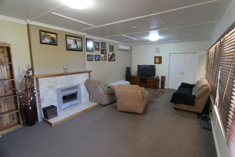 20 Deverell Street, CHARLEVILLE QLD 4470, Charleville - Thumbnail 3