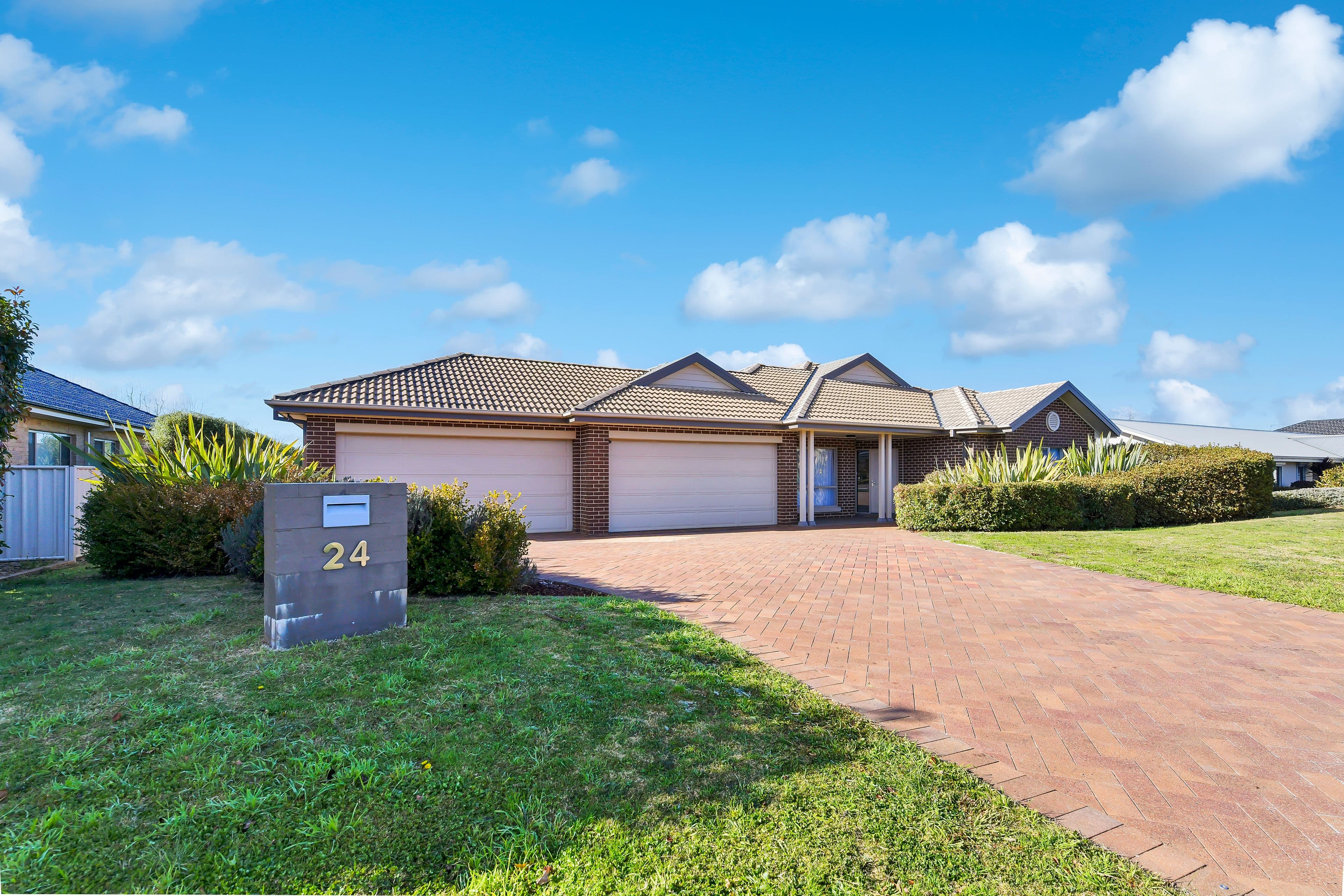 24 Murray Avenue, Orange NSW 2800, Orange - Thumbnail 2