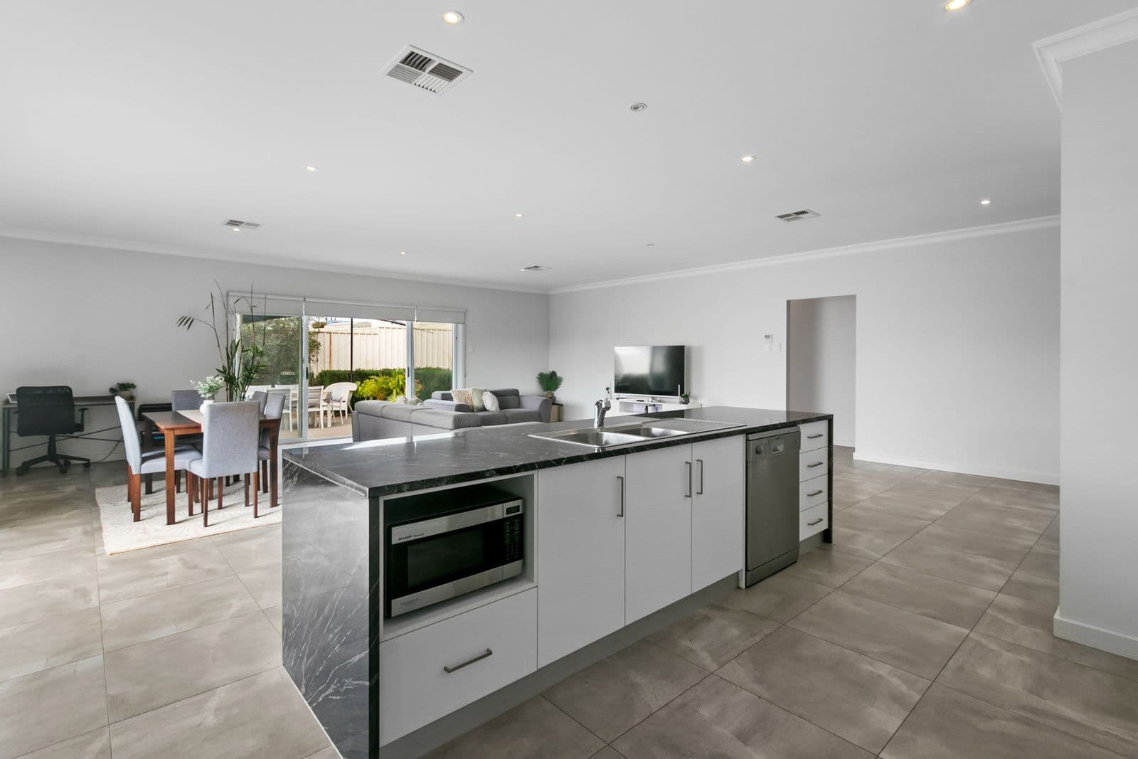 6 Loder Crescent, South Windsor NSW 2756, South Windsor - Thumbnail 5