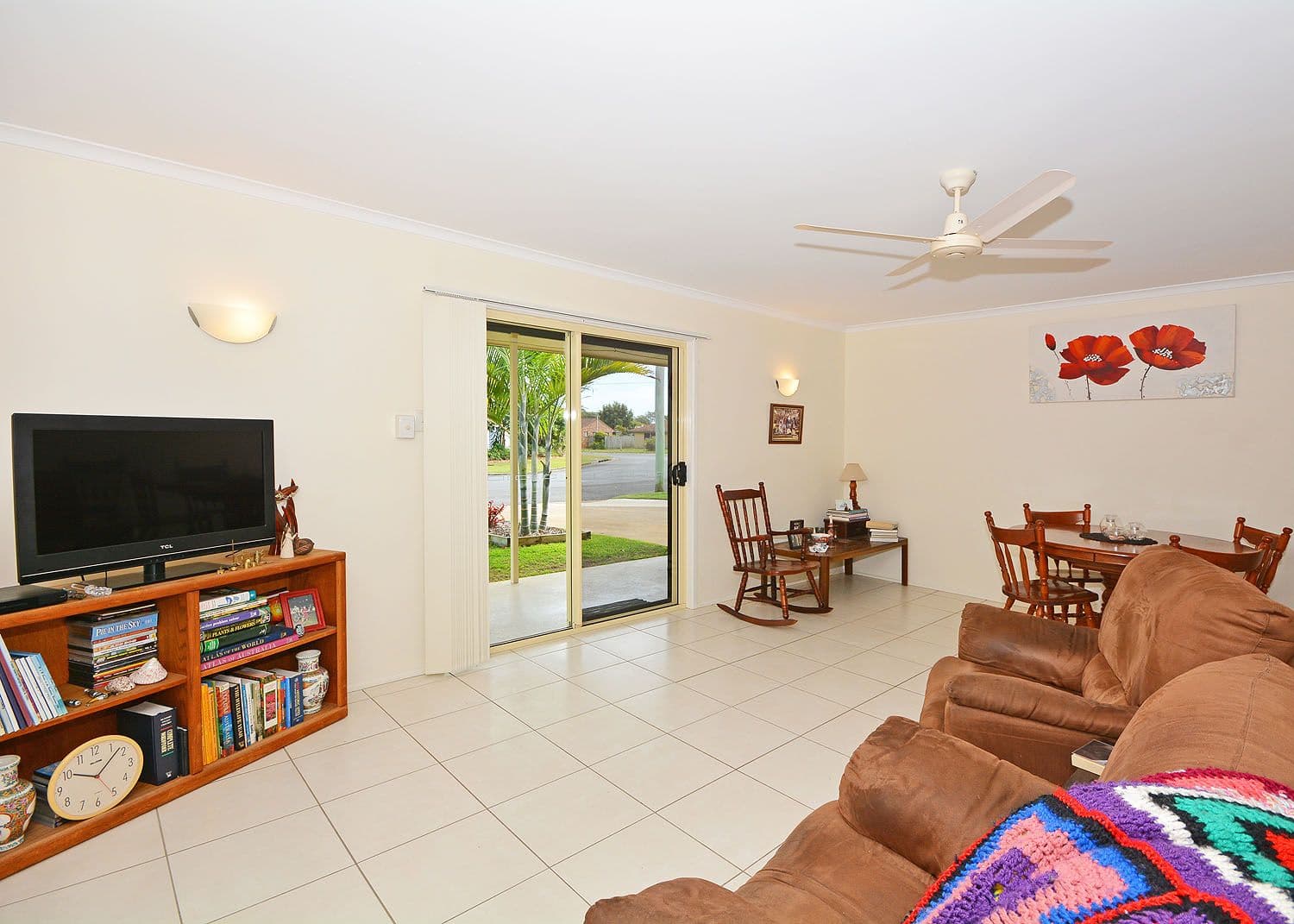 6 Gibbs Street, Urangan QLD 4655, Urangan - Thumbnail 2