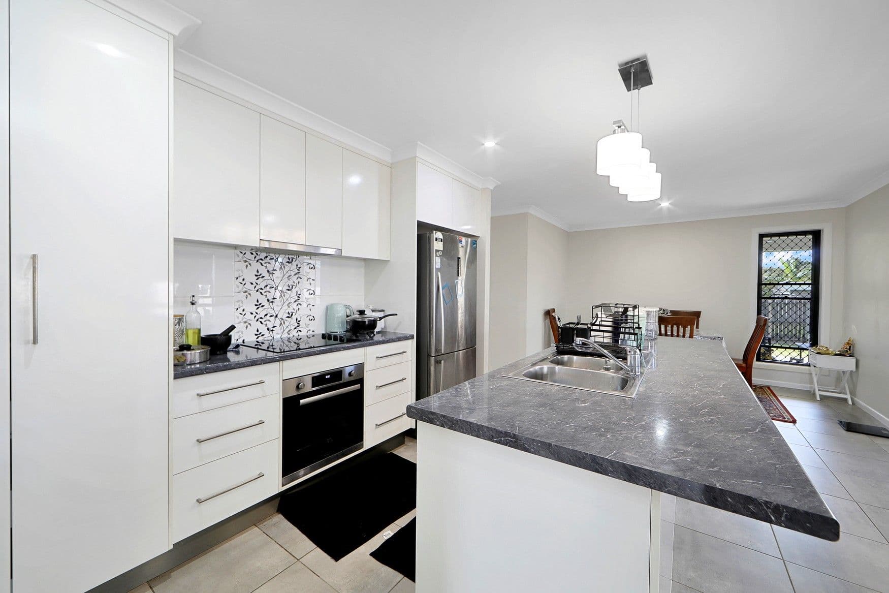 107 Walker Street, Bundaberg West QLD 4670, Bundaberg West - Thumbnail 2