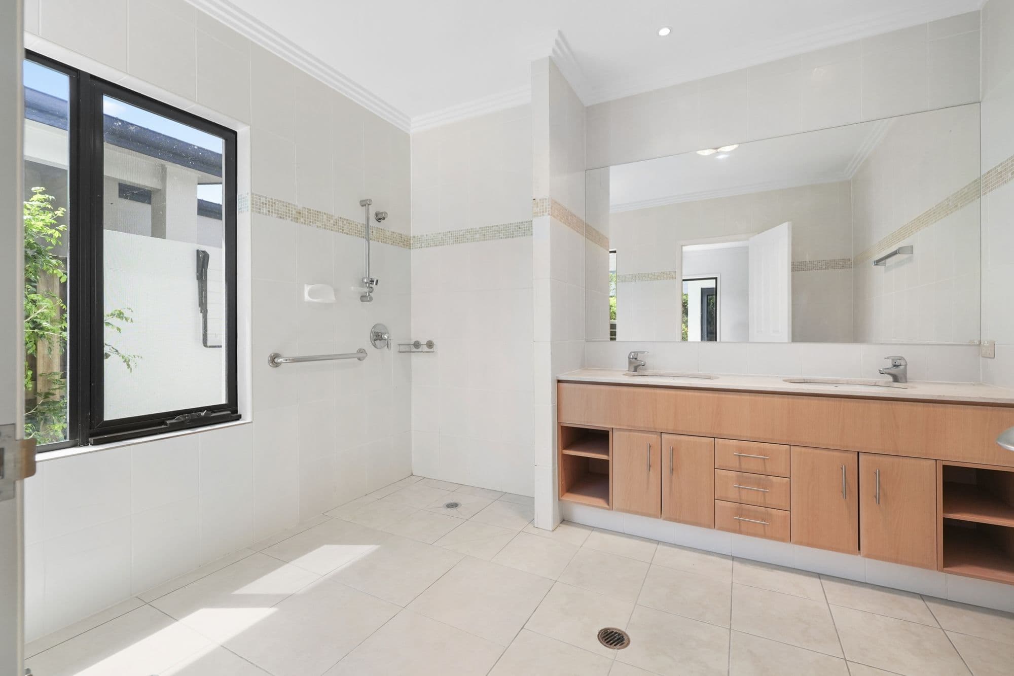 8 Riverwalk Avenue, Robina QLD 4226, Robina - Thumbnail 7