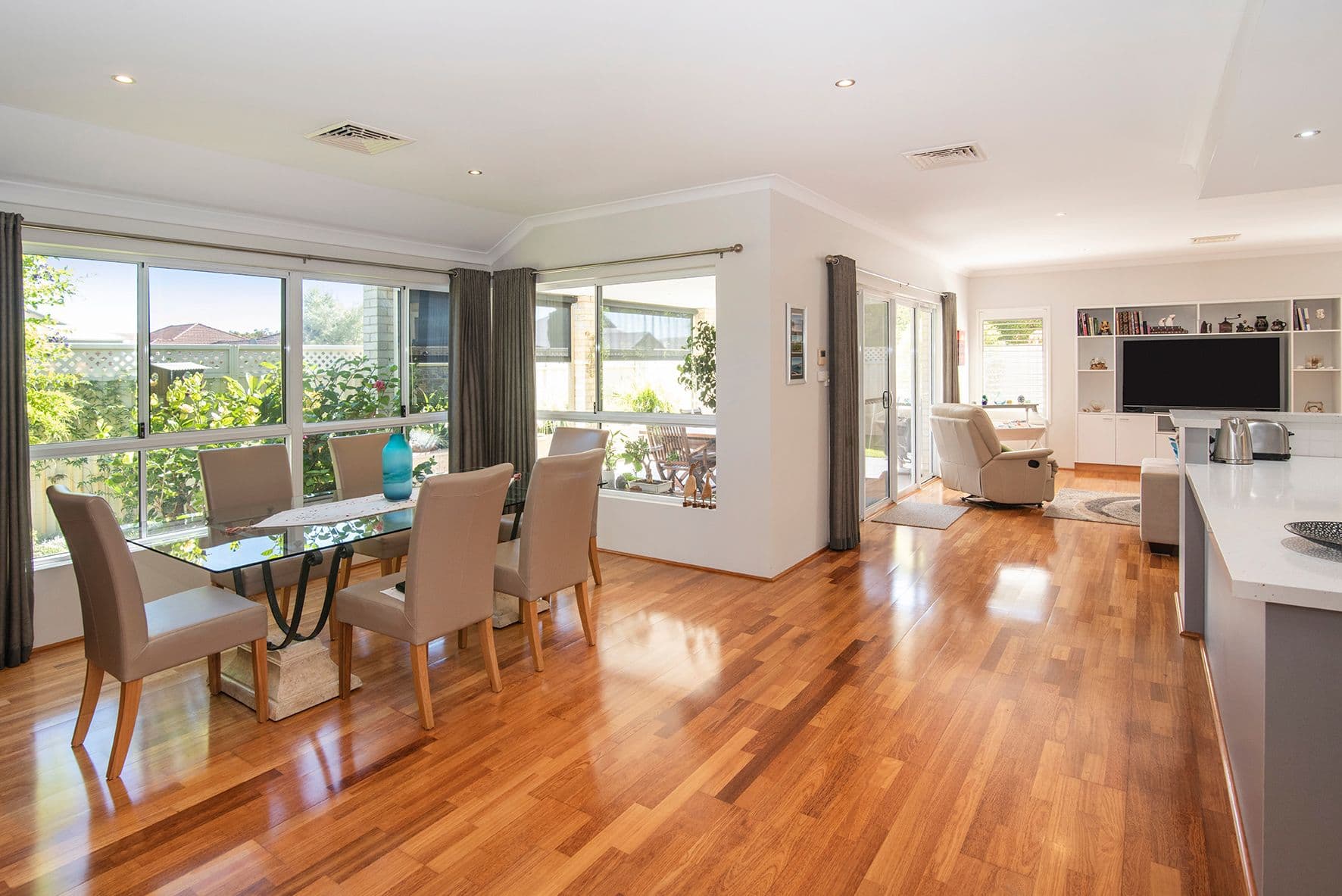 6 Moreau Grove, Geographe WA 6280, Geographe - Thumbnail 3