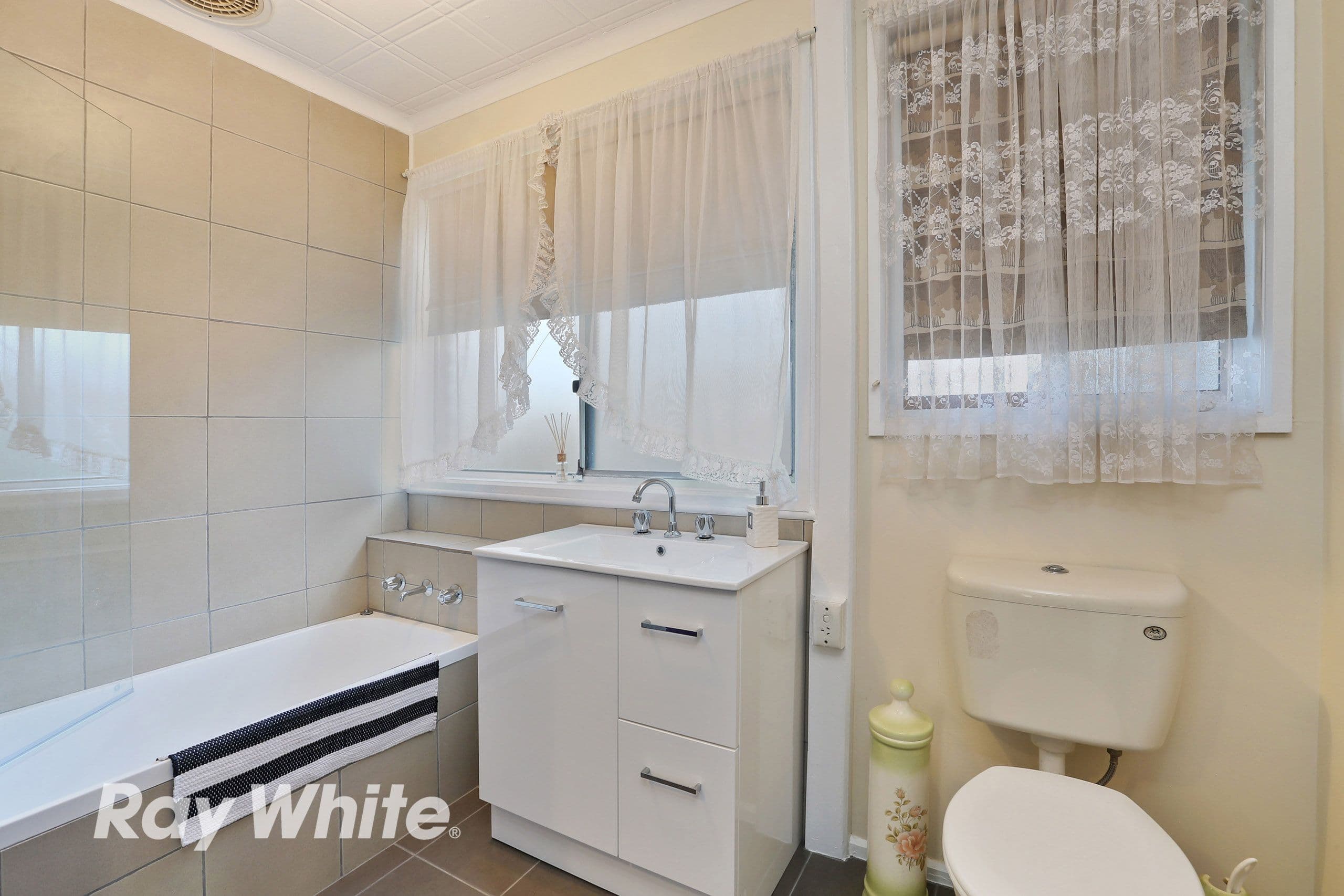15 Peacock Avenue, Norlane VIC 3214, Norlane - Thumbnail 5