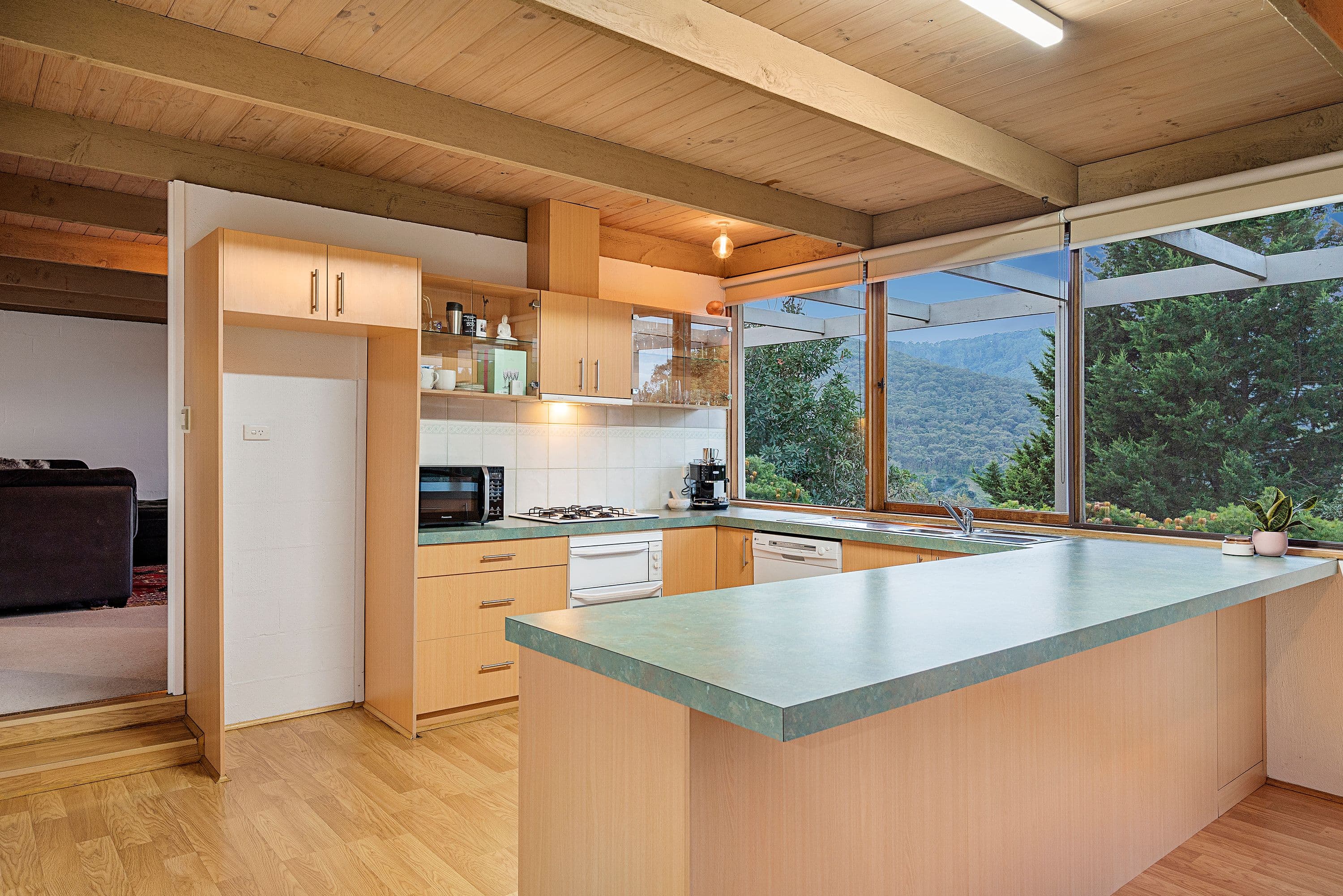 13 Grandview Crescent, Upper Ferntree Gully VIC 3156, Upper Ferntree Gully - Thumbnail 2