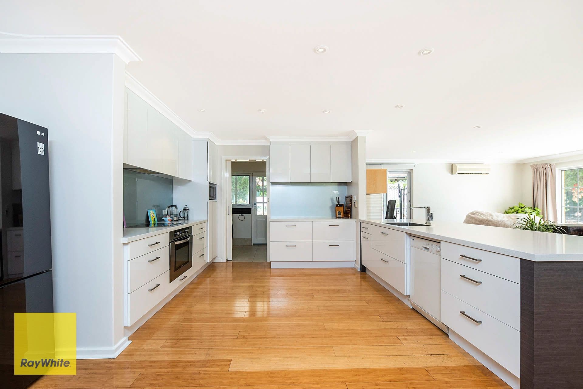 3 Godwin Street, Lesmurdie WA 6076, Lesmurdie - Thumbnail 8