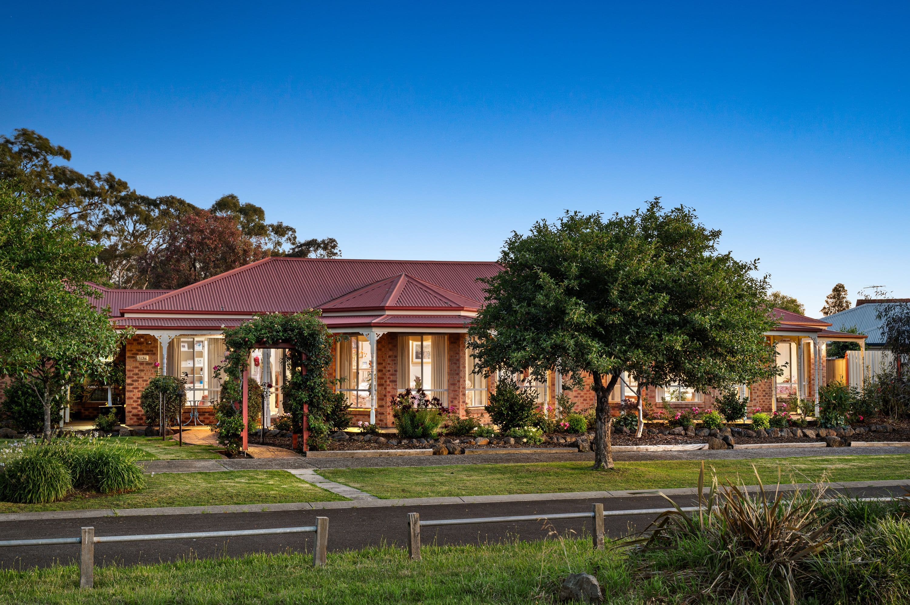 11 Red Oaks Way, South Morang VIC 3752, South Morang - Image 1