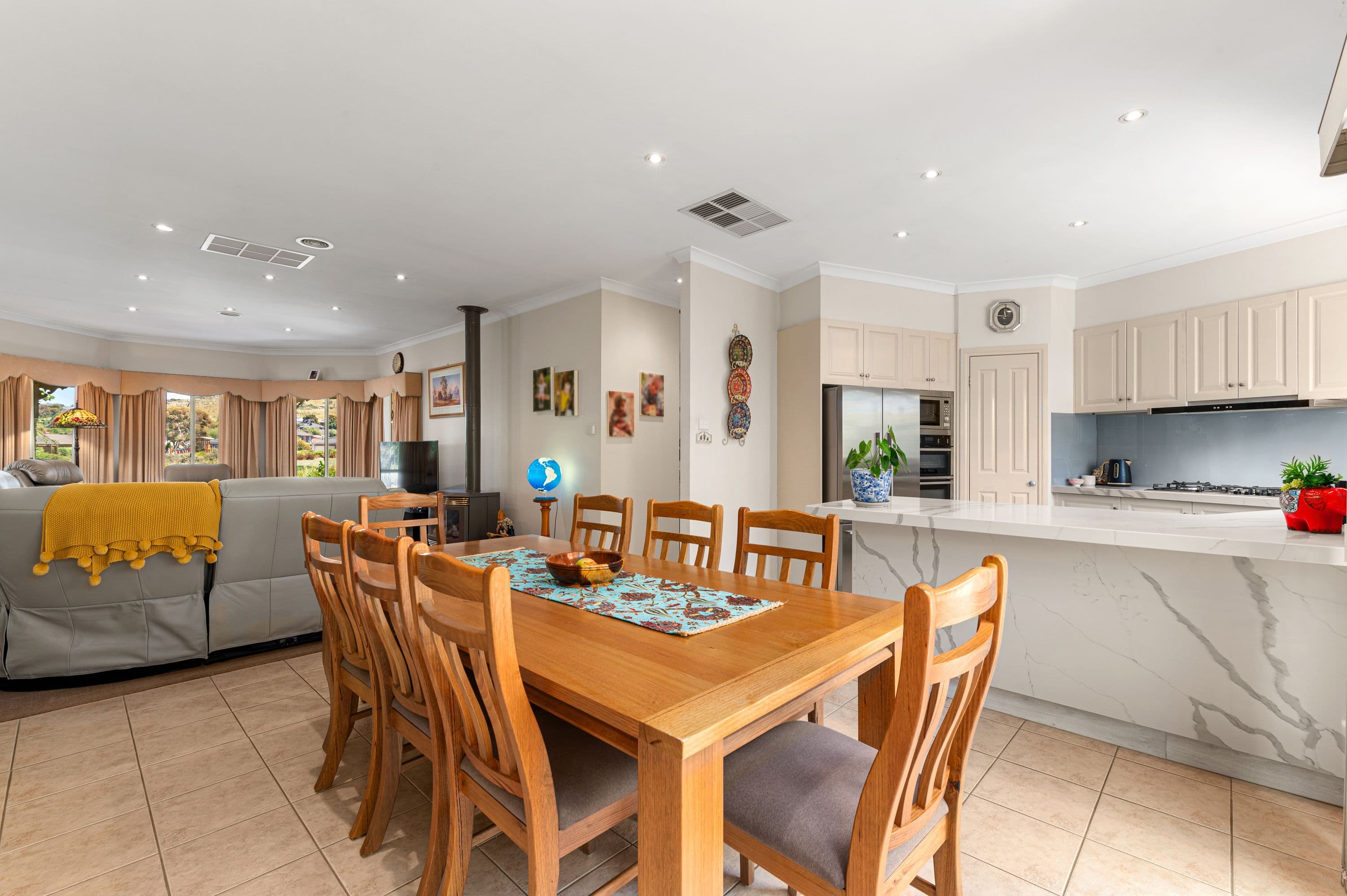 11 Red Oaks Way, South Morang VIC 3752, South Morang - Thumbnail 3