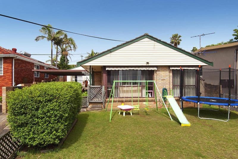 19 Bridgeview Road, YARRAWARRAH NSW 2233, Yarrawarrah - Thumbnail 2