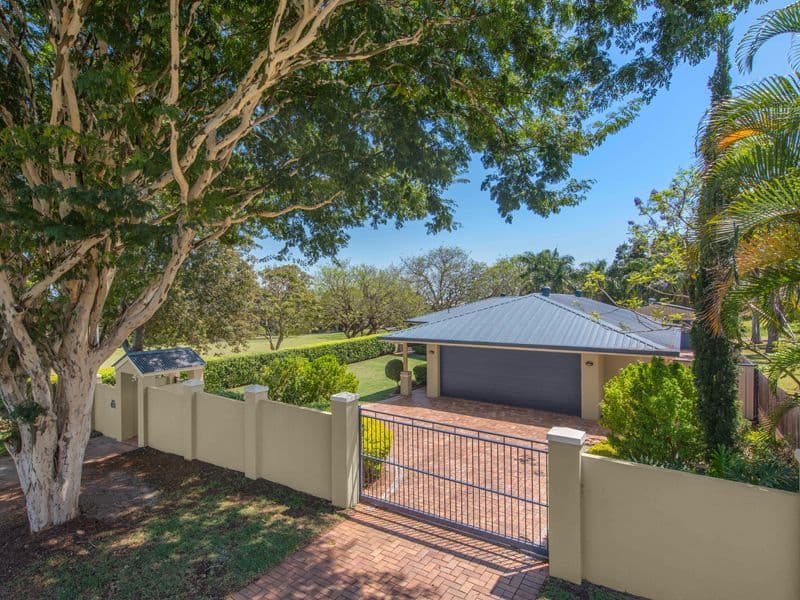 2051 Roghan Road, Bridgeman Downs QLD 4035, Bridgeman Downs - Thumbnail 2