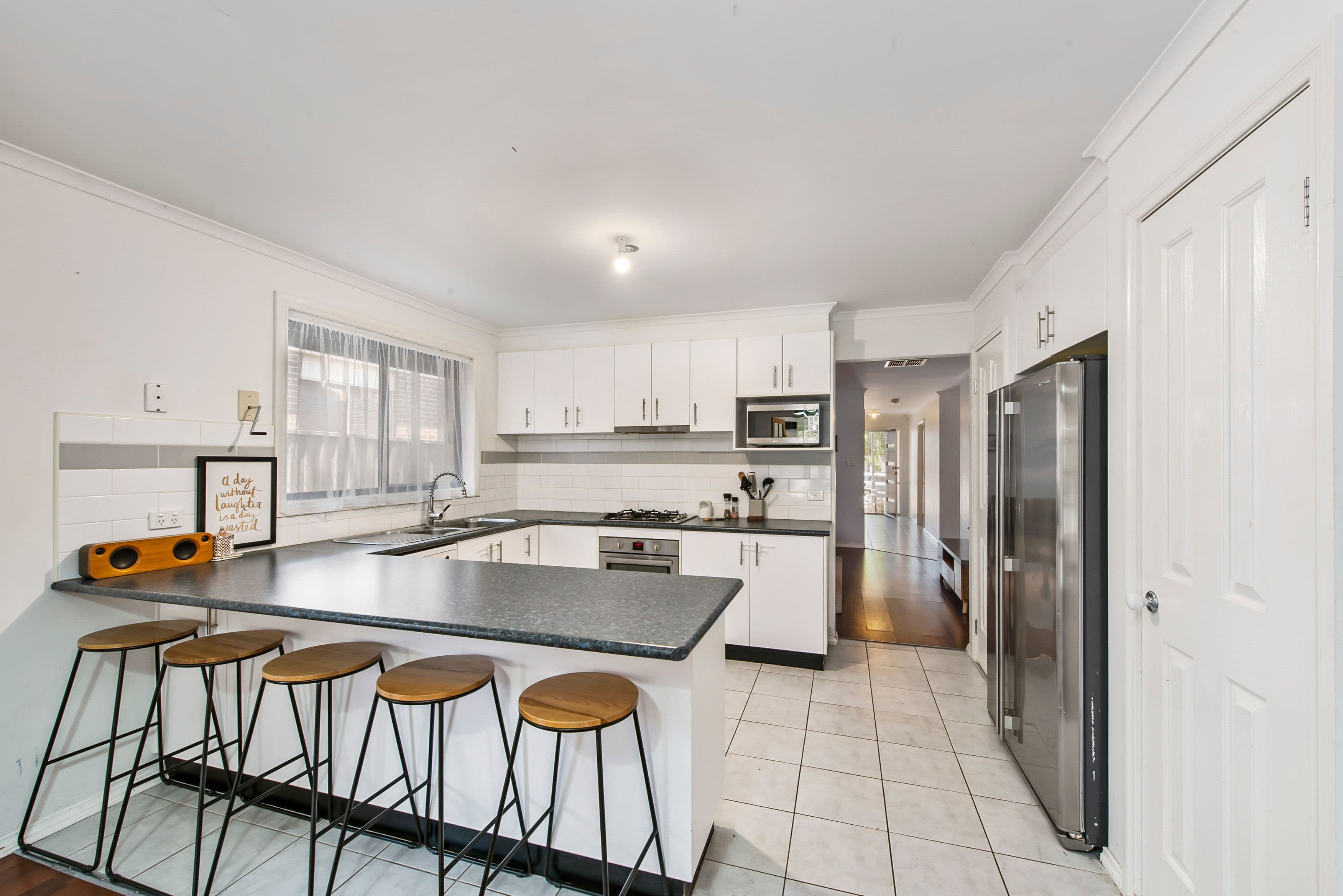 6 Durrol Way, Caroline Springs VIC 3023, Caroline Springs - Thumbnail 3