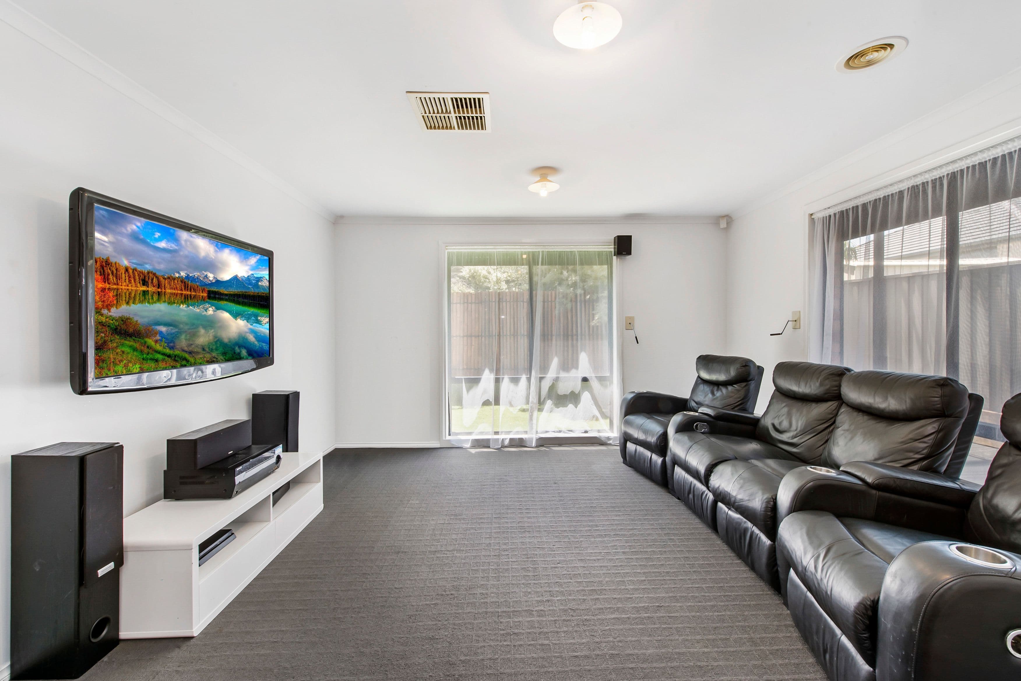 6 Durrol Way, Caroline Springs VIC 3023, Caroline Springs - Thumbnail 5