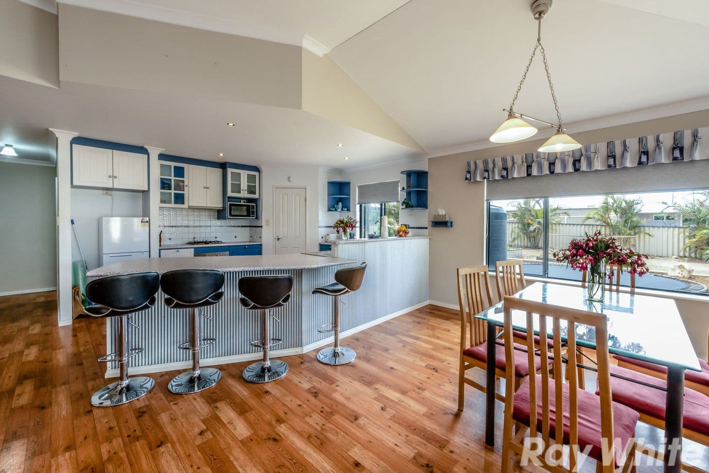 10 Fallowfield Street, Strathalbyn WA 6530, Strathalbyn - Image 1