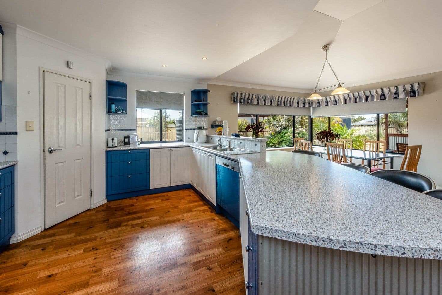 10 Fallowfield Street, Strathalbyn WA 6530, Strathalbyn - Thumbnail 2