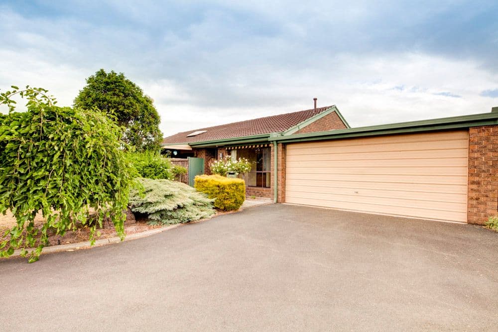 13 Everest Drive, CHELTENHAM VIC 3192, Cheltenham - Thumbnail 2