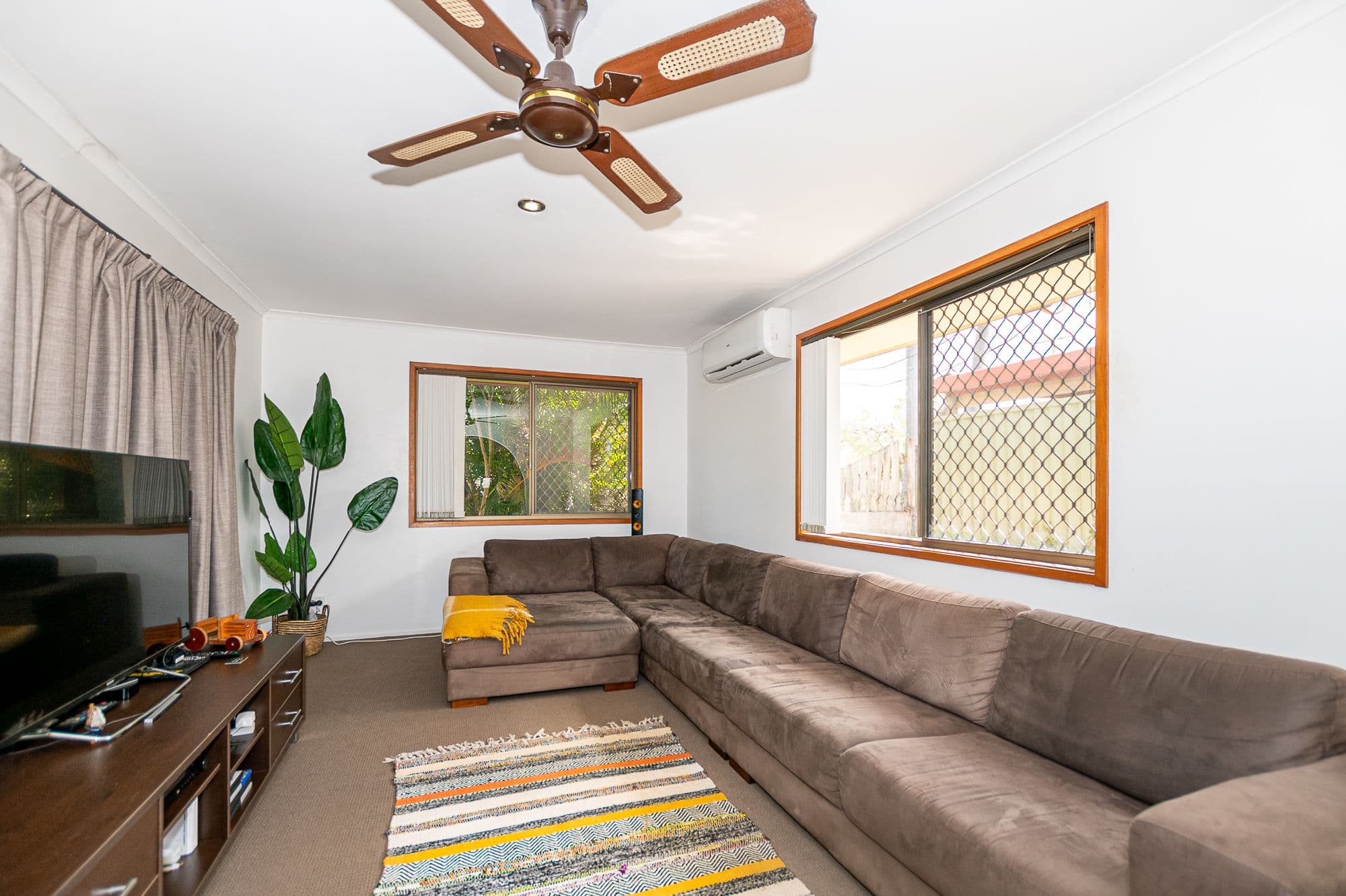3 Grehan Crescent, Mount Warren Park QLD 4207, Mount Warren Park - Thumbnail 3