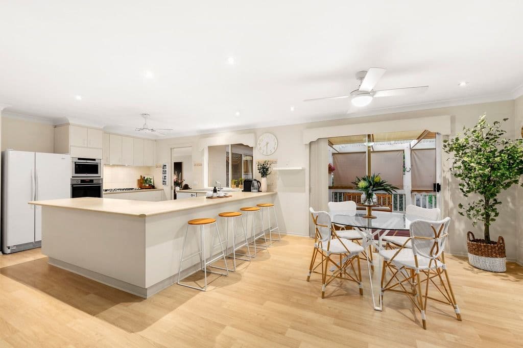 15 Wilson Street, Diamond Creek VIC 3089, Diamond Creek - Thumbnail 2