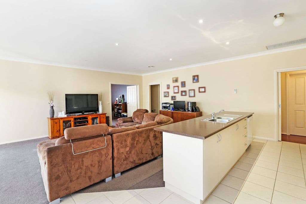31 Kardinia Street, Belmont VIC 3216, Belmont - Thumbnail 4