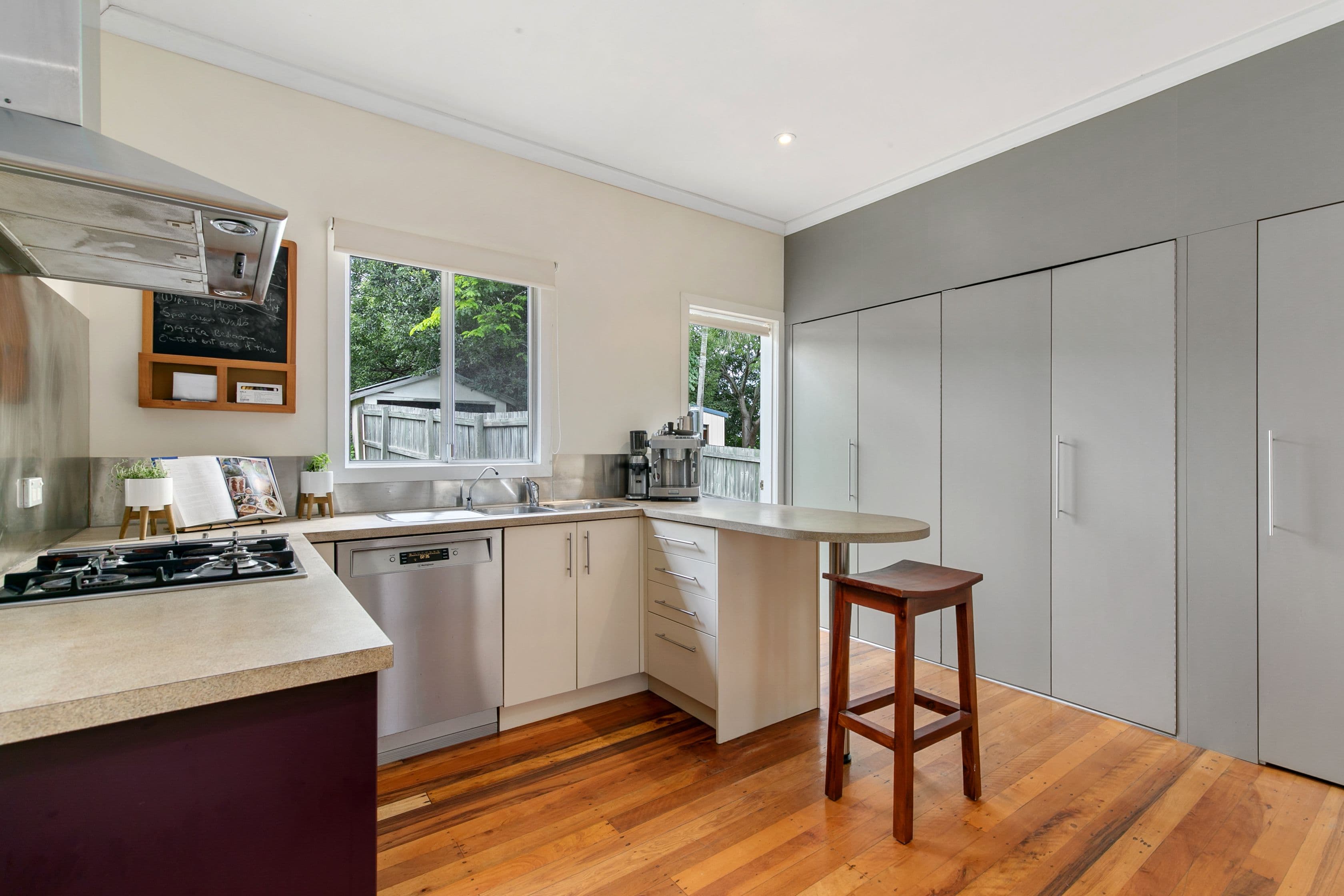10 Blomfield Street, Moorooka QLD 4105, Moorooka - Thumbnail 2