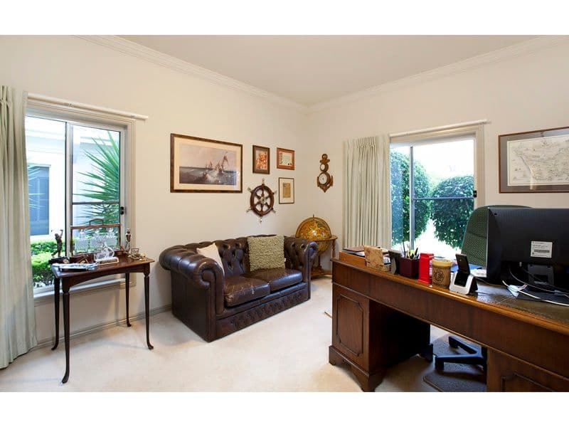 6  Windchimes Way, HOPE ISLAND QLD 4212, Hope Island - Thumbnail 8