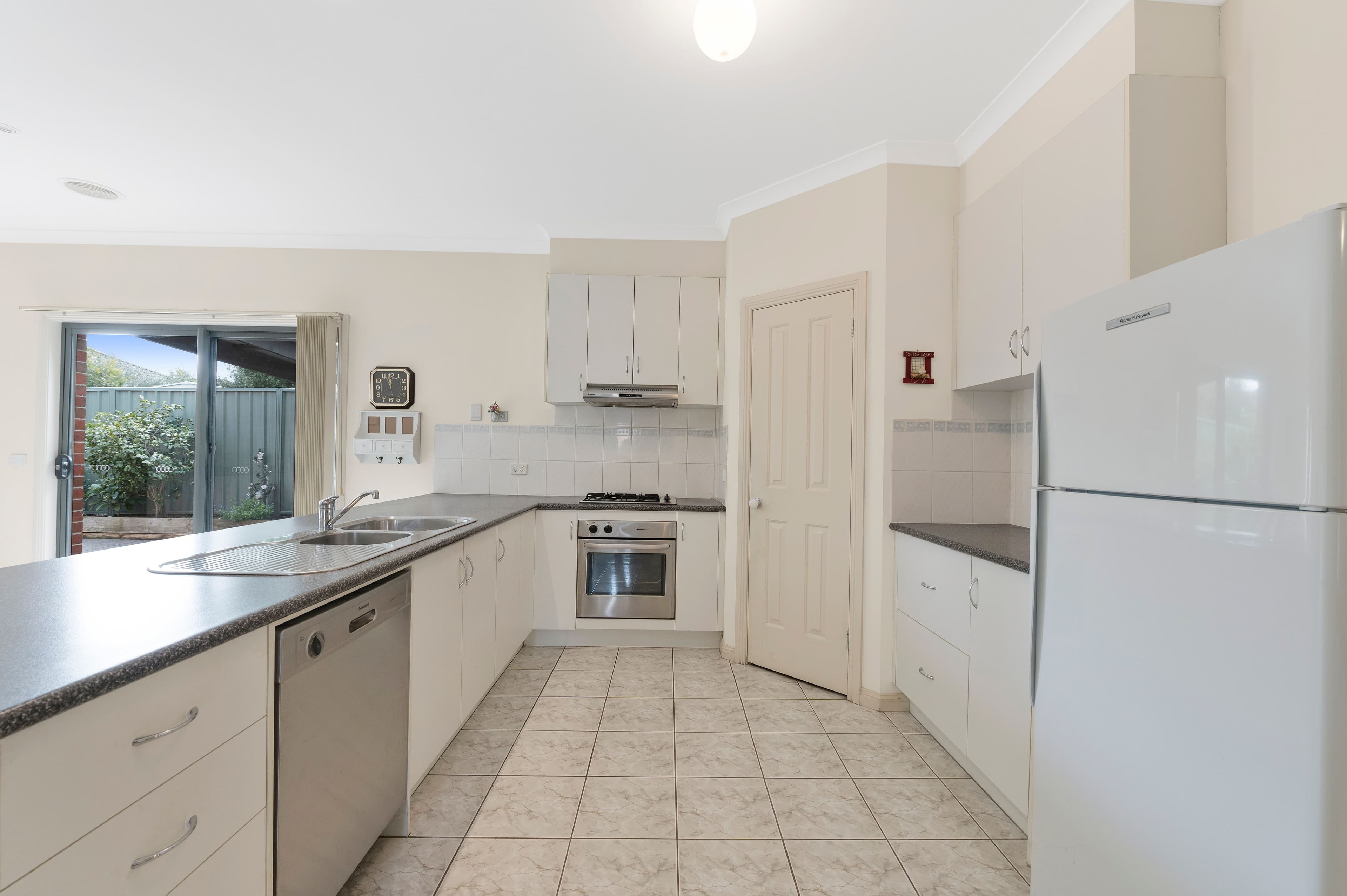 100 Stirling Drive, Lake Gardens VIC 3355, Lake Gardens - Thumbnail 3