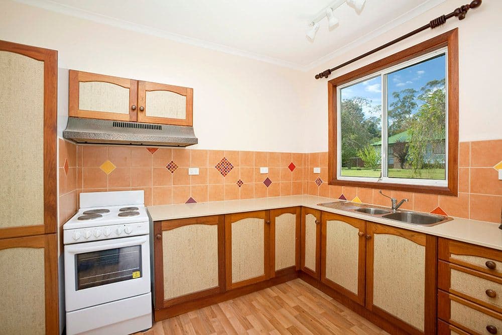 16 Oxley Drive, MITTAGONG NSW 2575, Mittagong - Thumbnail 2