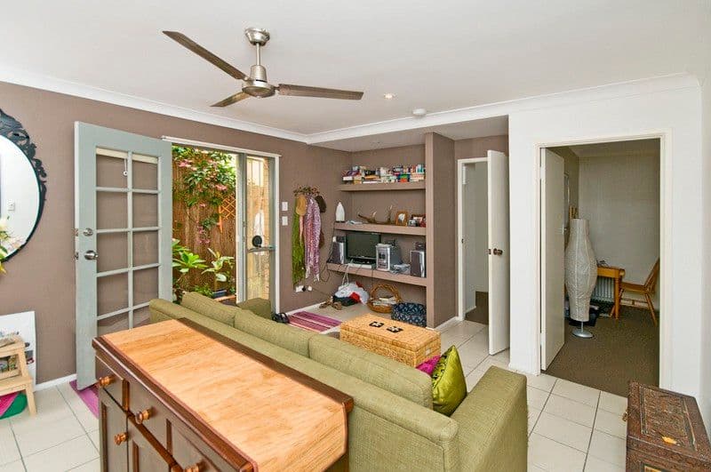 9 Eighth Avenue, PALM BEACH QLD 4221, Palm Beach - Thumbnail 2