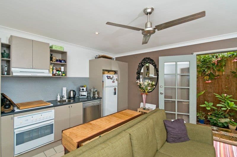 9 Eighth Avenue, PALM BEACH QLD 4221, Palm Beach - Thumbnail 4