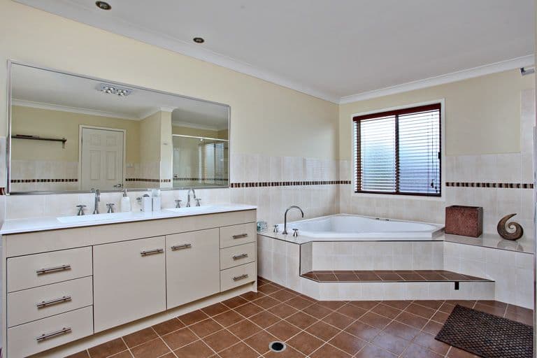 6 Davies Court, Baulkham Hills NSW 2153, Baulkham Hills - Thumbnail 5