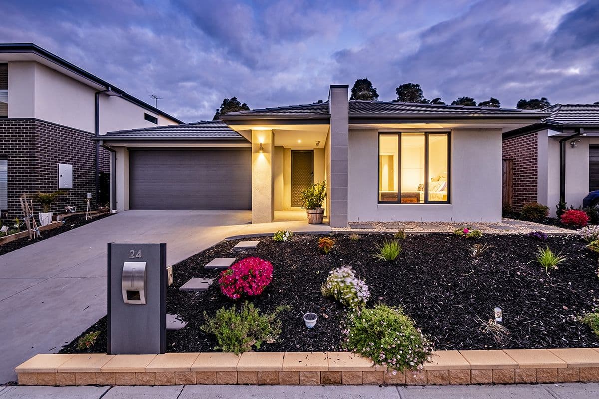 24 Royaloak Crescent, Cranbourne East VIC 3977, Cranbourne East - Image 1