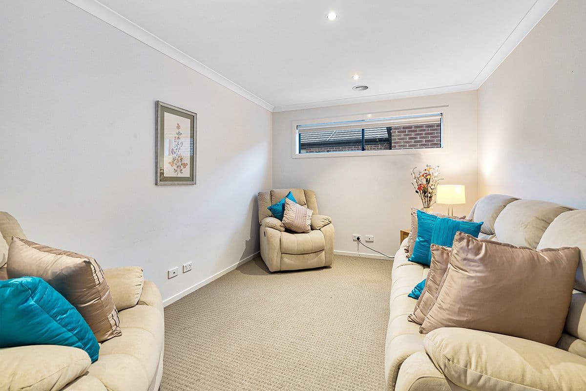 24 Royaloak Crescent, Cranbourne East VIC 3977, Cranbourne East - Thumbnail 4